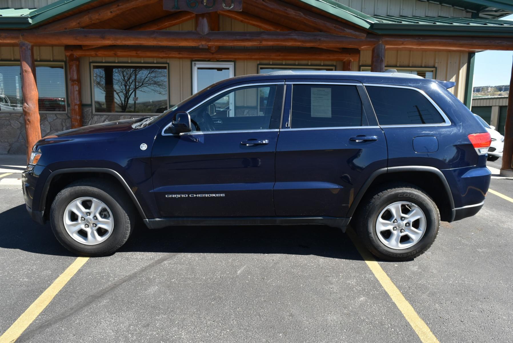 2014 Blue /Black Jeep Grand Cherokee Laredo (1C4RJFAG6EC) with an 3.6L V6 24 Valve VVT engine, 8-Speed Automatic transmission, located at 1600 E Hwy 44, Rapid City, SD, 57703, (605) 716-7878, 44.070232, -103.171410 - Photo #3